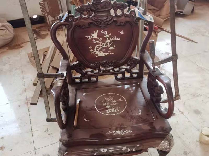 周口老旧红木家具翻新方法